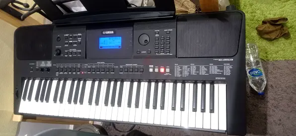 Yamaha keyboard PSR E453