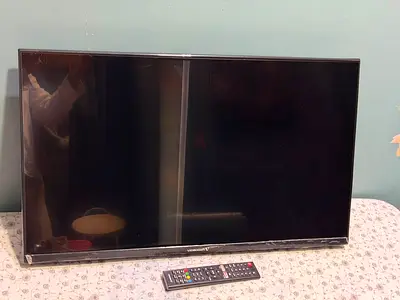 Smart 32-inch LED TV (wall-mount ready) - good working condition