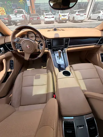 2012 Porsche PANAMERA 缩略图 4