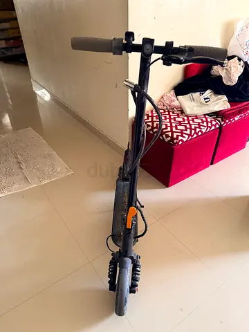 Used foldable electric scooter - Excellent condition