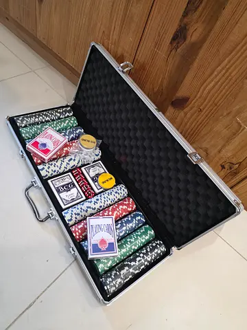 Poker chip set with aluminium case - complete set (cards, dices, chips)