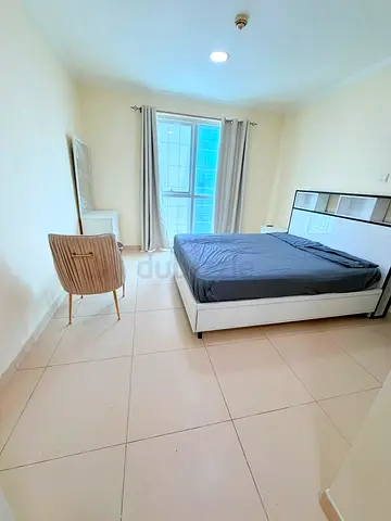 Spacious room with attached washroom OPP to Rta bus stop connecting to stadium metro station