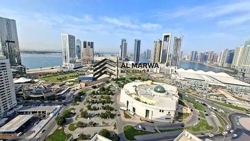 Huge size 3BHK with sea view and maidroom, balcony and built-in wardrobe