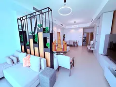 Luxurious 1-BR | Sea View | Prime Location | Gym