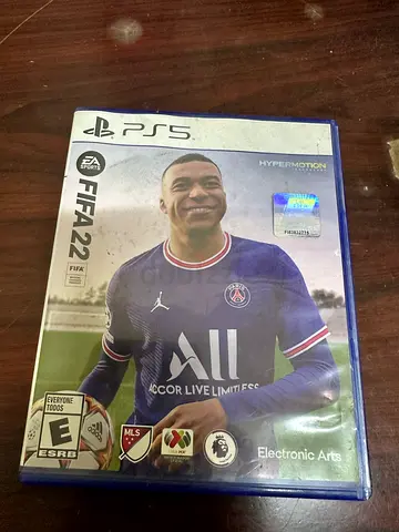 FIFA 22 (PS5) game disc - good condition