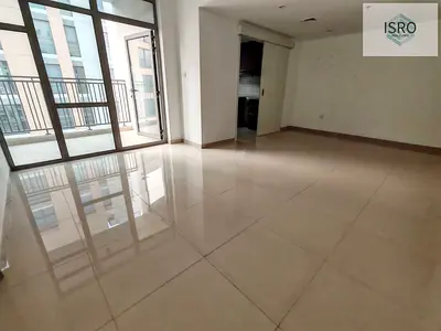Close kitchen 1BR 55k with balcony good price