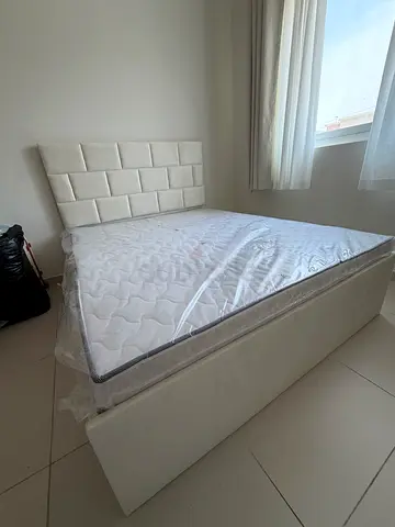 Queen size New bed with the mattress