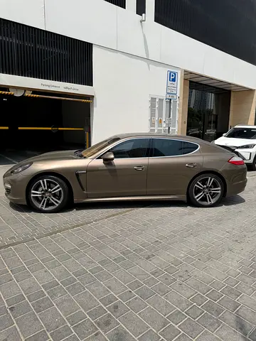 2012 Porsche PANAMERA 缩略图 3
