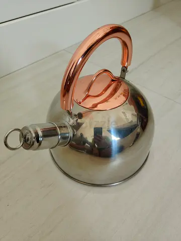 BRAND NEW Stainless Steel Kettle with Rose Gold Handle