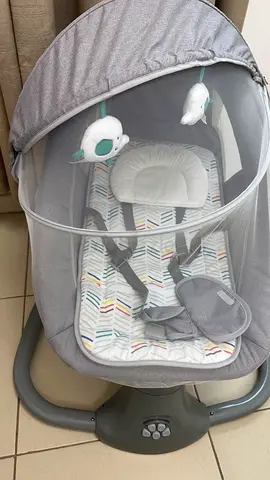 Baby swing bassinet