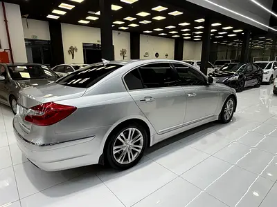 2014 Hyundai GENESIS — фото 4