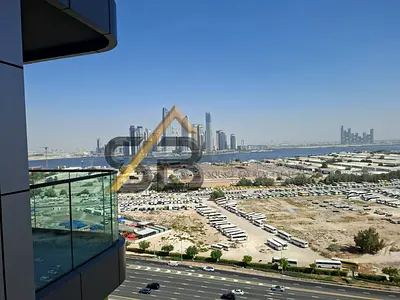 شقة جديدة كلياً بغرفة نوم واحدة | خالية من رسوم التبريد | قريبة من المترو