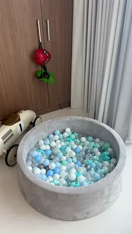 Ball pit, perfect condition. Removable cover. 150 aed