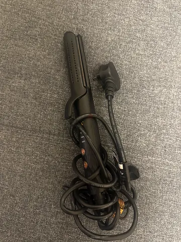 Black Hair Straightener / Flat Iron - Good Working Condition