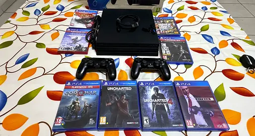 🎮 PlayStation 4 Pro 1TB Bundle – AED 1,200
Selling my PlayStation 4 Pro 1TB (Jet Black) in excelle