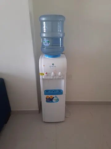 Floor-standing Hot & Cold Water Dispenser with 5-gallon Bottle