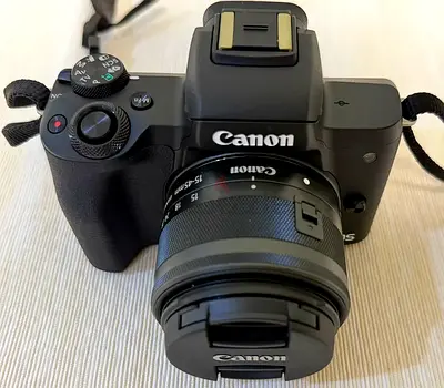 Canon EOS M50 Mirrorless Camera with 15-45mm Lens | Flawless Condition