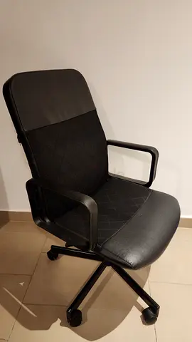 Ikea Renberget Black office/task chair with armrests — good used condition