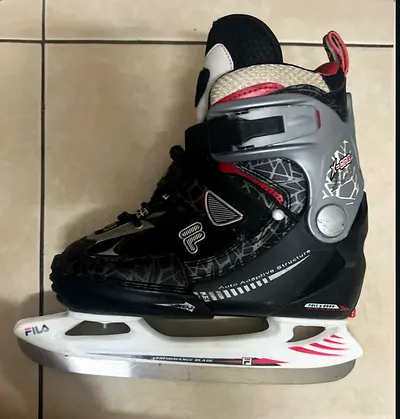 Fila adjustable kids ice skates, size 35-38adjustable, less used
