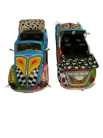 Tom's Company Pair of Colorful Die-Cast Vintage VW Beetle Toy Cars, 17 x 7 x 5 cm