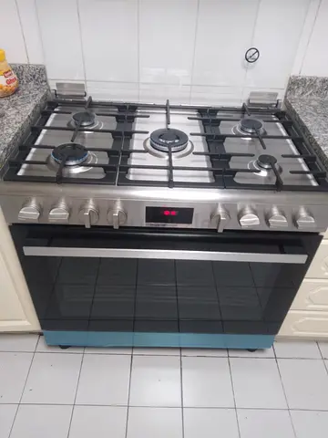 Bosch Series 6 Latest Model Full Gas 5 Burner Cooker Range Oven with Fan . Size 90 X 60cm
