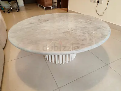 Beautiful Round Marble Top Coffee/Centre Table with Ribbed Base