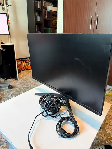 27 inch Full HD Computer Monitor with HDMI & Power Cables (Used) ( screen broken )