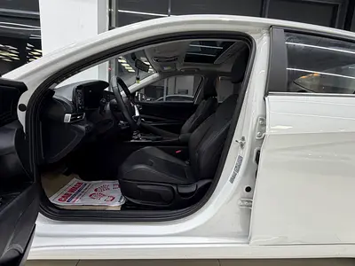 Hyundai Elantra Premium, миниатюра 10