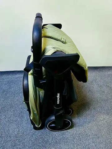 Easy walkers jackey stroller Cabin approved for travel Good condition sage Green color