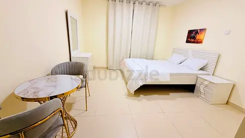 Master room available for rent