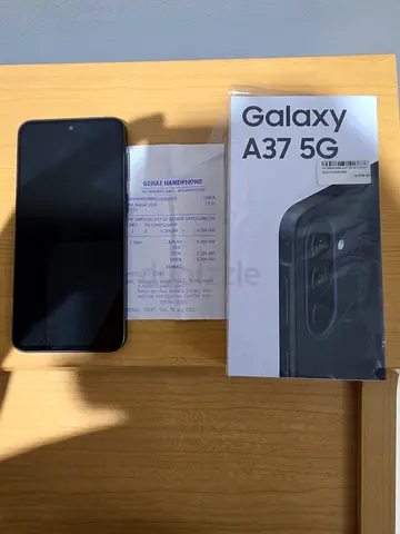 Samsung Galaxy A37 5G with box and receipt - Unlocked International Version