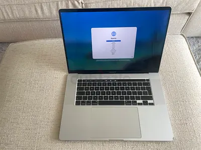 MacBook Pro 16” 2019 – i7 / 16GB / 512GB – Original Charger