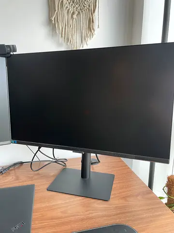 Samsung 27" 2K QHD IPS Monitor (S60A / LS27A600) – Excellent Condition