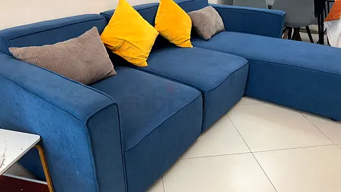 Karnak Home Blue L-shaped Fabric Sofa with Chaise (Excellent Condition)