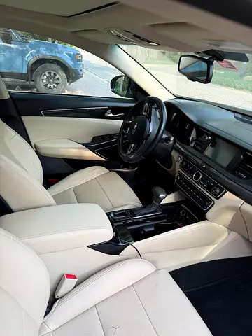 صورة 4 لـ 2019 KIA CADENZA