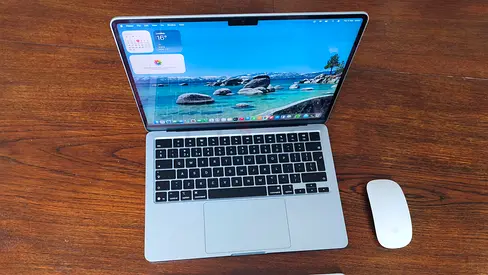 Apple MacBook Air M5 -