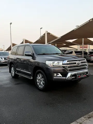 2017 Toyota LAND CRUISER — фото 2