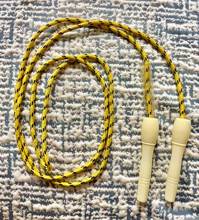 Lightweight Adjustable Jump Rope — Yellow/Black Skipping Rope