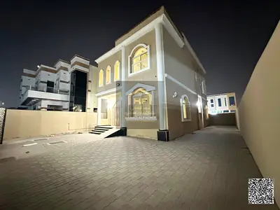 Expansive Living on Large Plot: Spacious 5-Bedroom Villa with Grand Yard & Rooftop Terrace for Sale