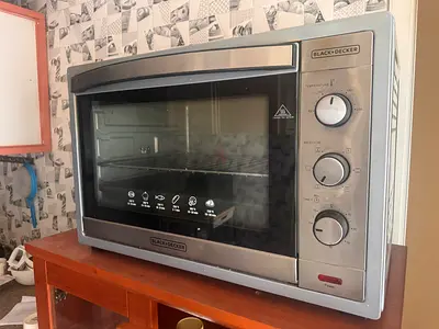 Black & Decker countertop electric OTG oven 62 L in good working condition