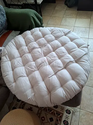 ⚠️Urgent Sale! Round Floor Cushion 100 cms. Pickup at Jumeriah 2📍