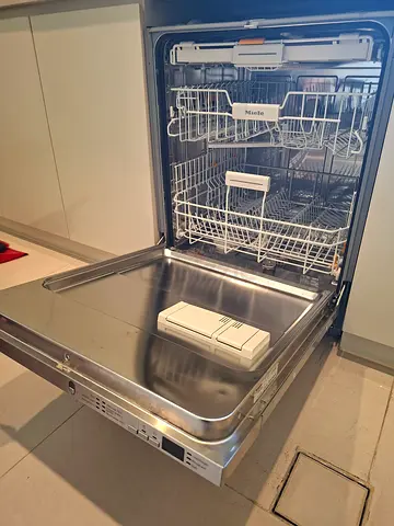 Miele 3 rack built-in dishwasher