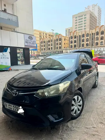 2016 Toyota YARIS — фото 2