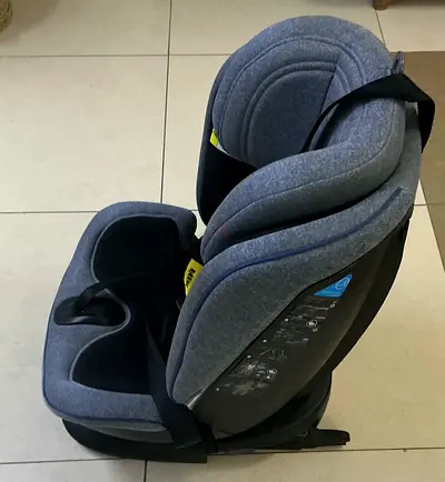 Giggles 360 Swivel Convertible Car Seat with ISOFIX
