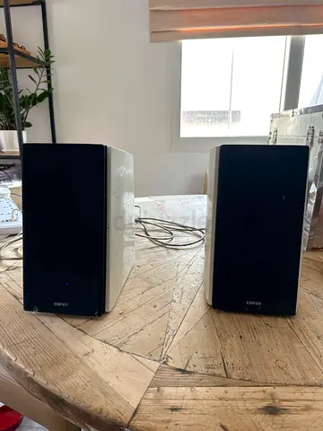 Pair of edifier r2000 db bookshelf speakers - compact stereo speakers