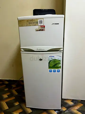 Small double-door fridge freezer - good working condition