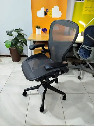 Herman miller Aeron remastered size C fully loaded