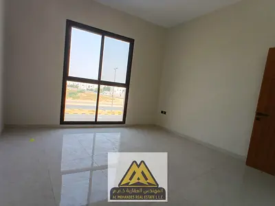 شقة أول ساكن في موقع مميز بمنطقة العالية، قريبة من البيت المتوحد وشارع الشيخ محمد بن زايد.