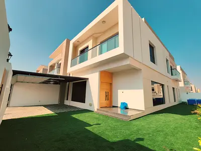 Specious like brand new 5 badroom villa with 2 kitchen and maid room price 175k