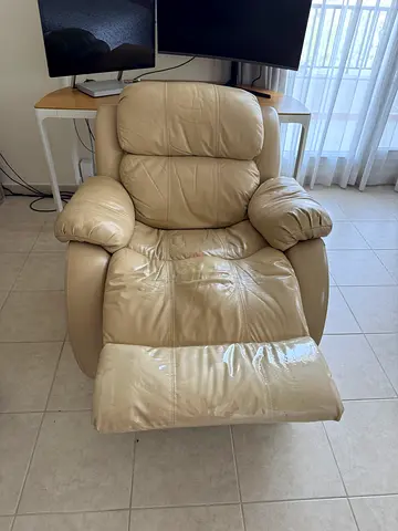 Beige Lazyboy style recliner armchair - comfortable, good condition